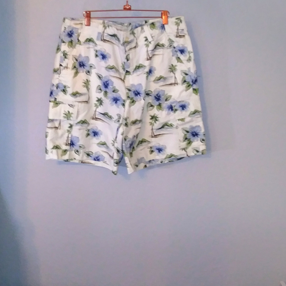 NWOT- Cubavera cargo shorts-36